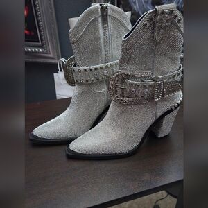 Rhinestone Embellished Silver Western Boots